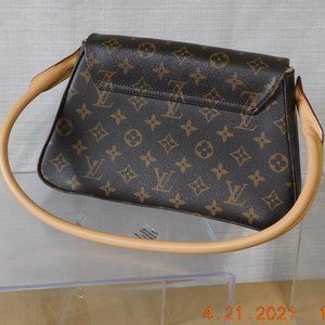 Women's Louis Vuitton Paris Purse Made in France